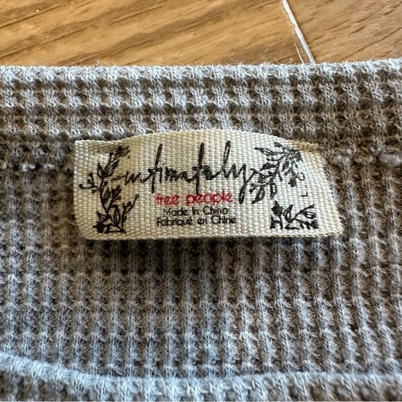 Free People intimately women's long sleeve shirt waffle gray cropped size large - Picture 5 of 7